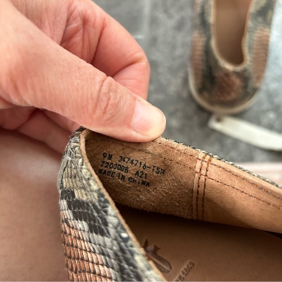 Frye Women's Leather Snakeskin Print Slip-On Flat Shoes Size 9M - Picture 11 of 15